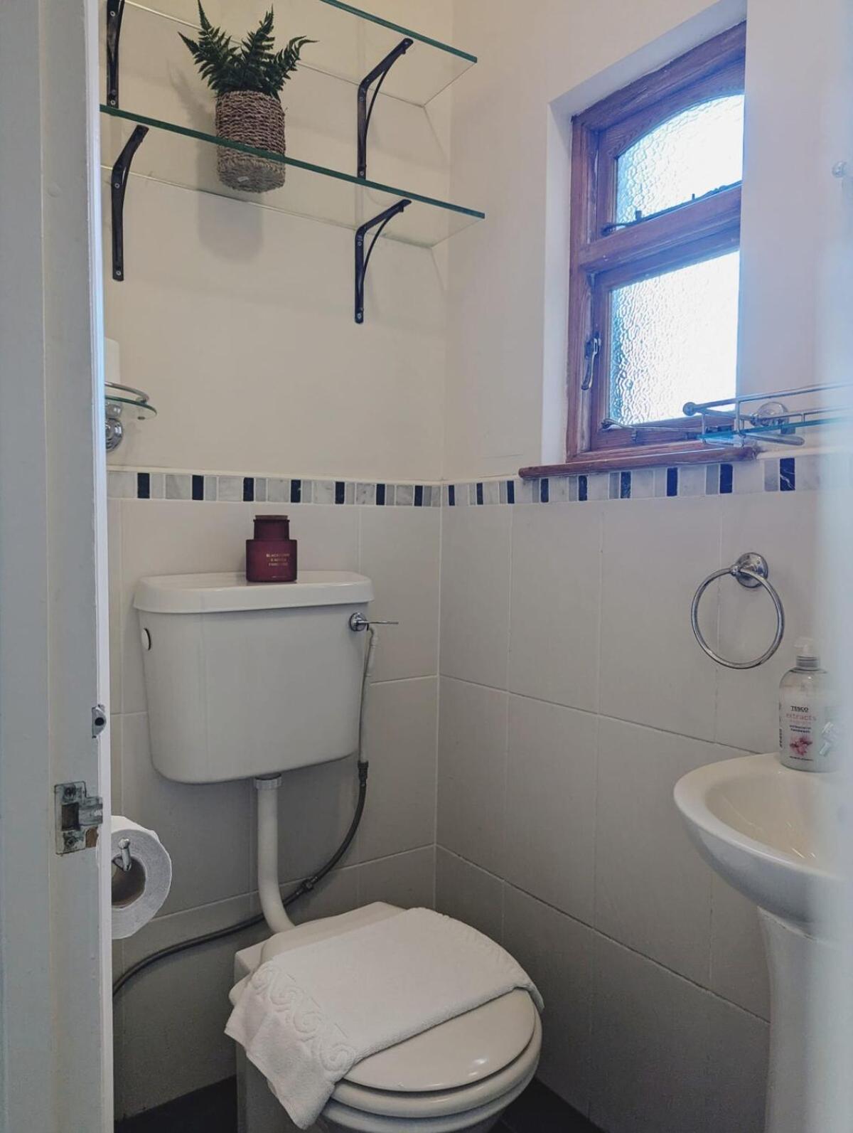Apartment Colney Hatch Lane - Spacious 2-bed 2-bath With Private Garden London